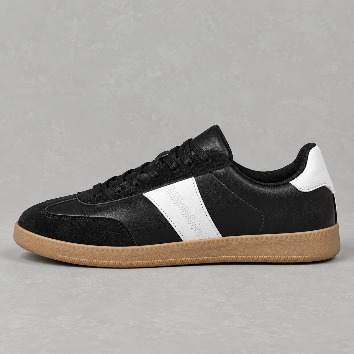 Unisex Retro Trainers – German-Style Low Top Lace-Up Shoes