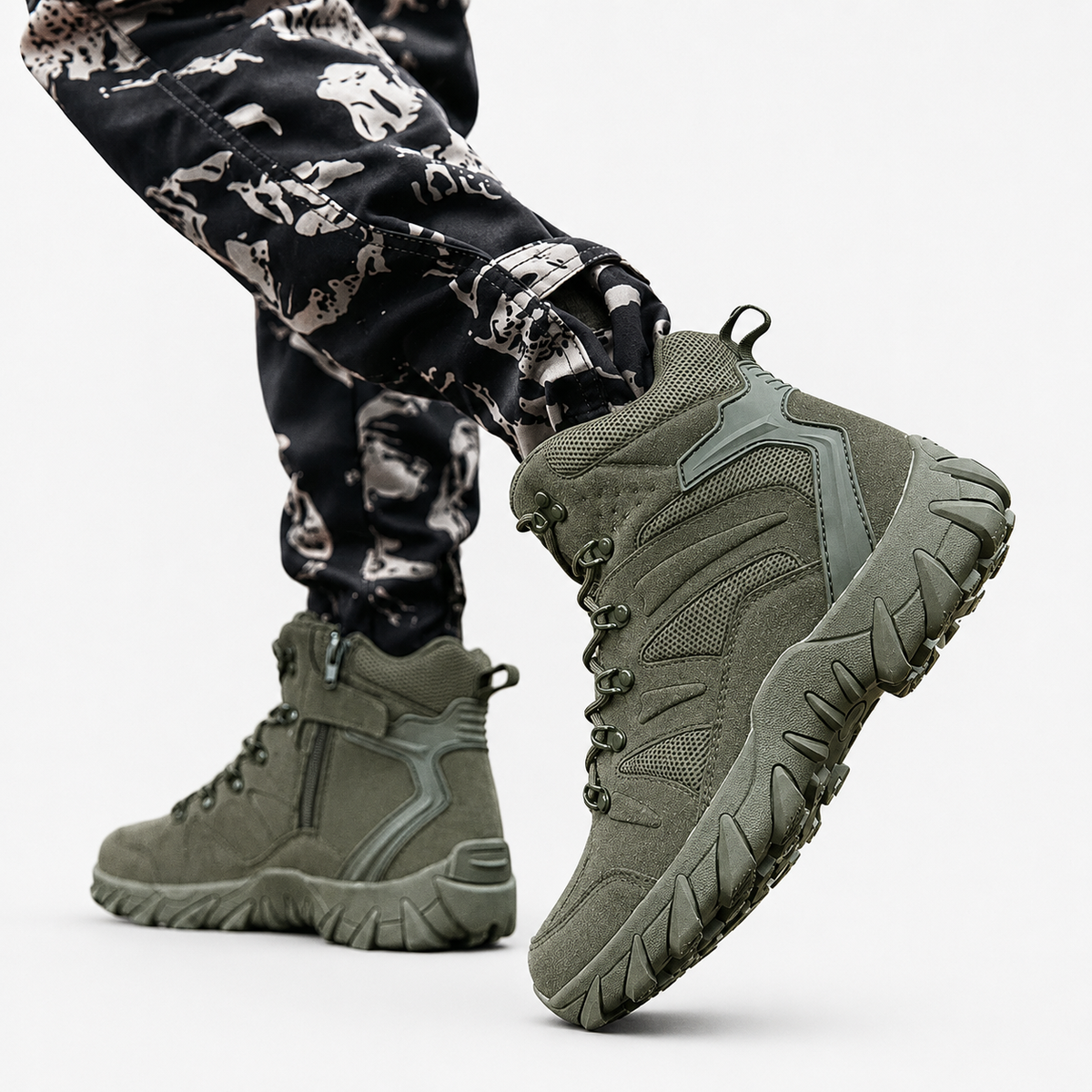 Men’s Hiking Boots – Outdoor Combat Boots with Lace-Up Ankle Design