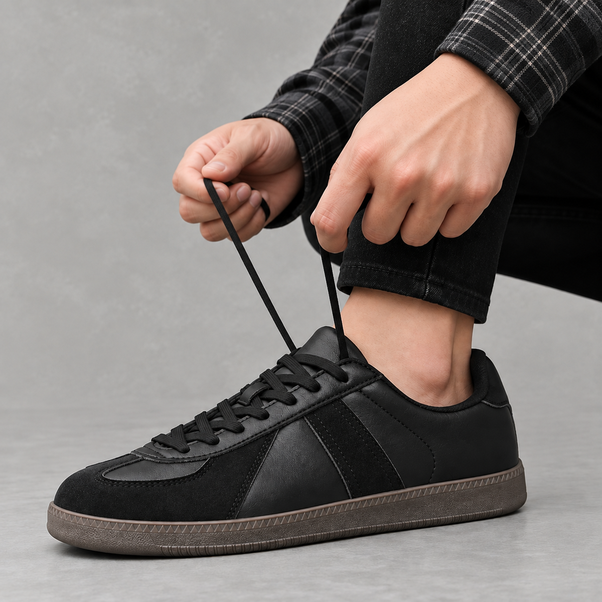 Unisex Retro Trainers – German-Style Low Top Lace-Up Shoes