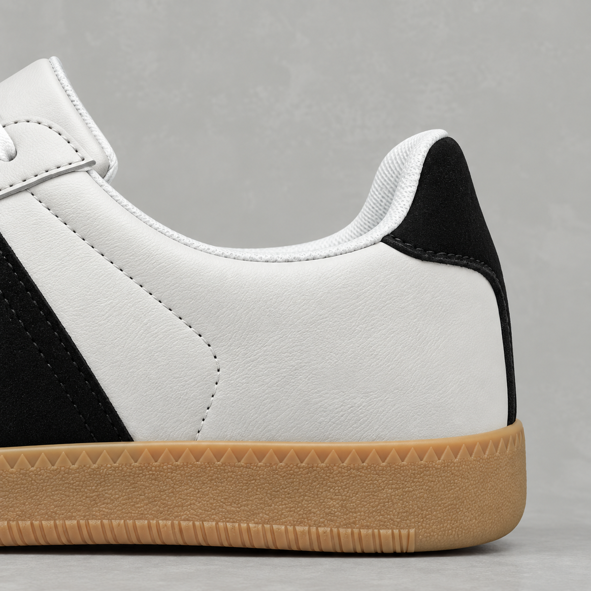 Unisex Retro Trainers – German-Style Low Top Lace-Up Shoes