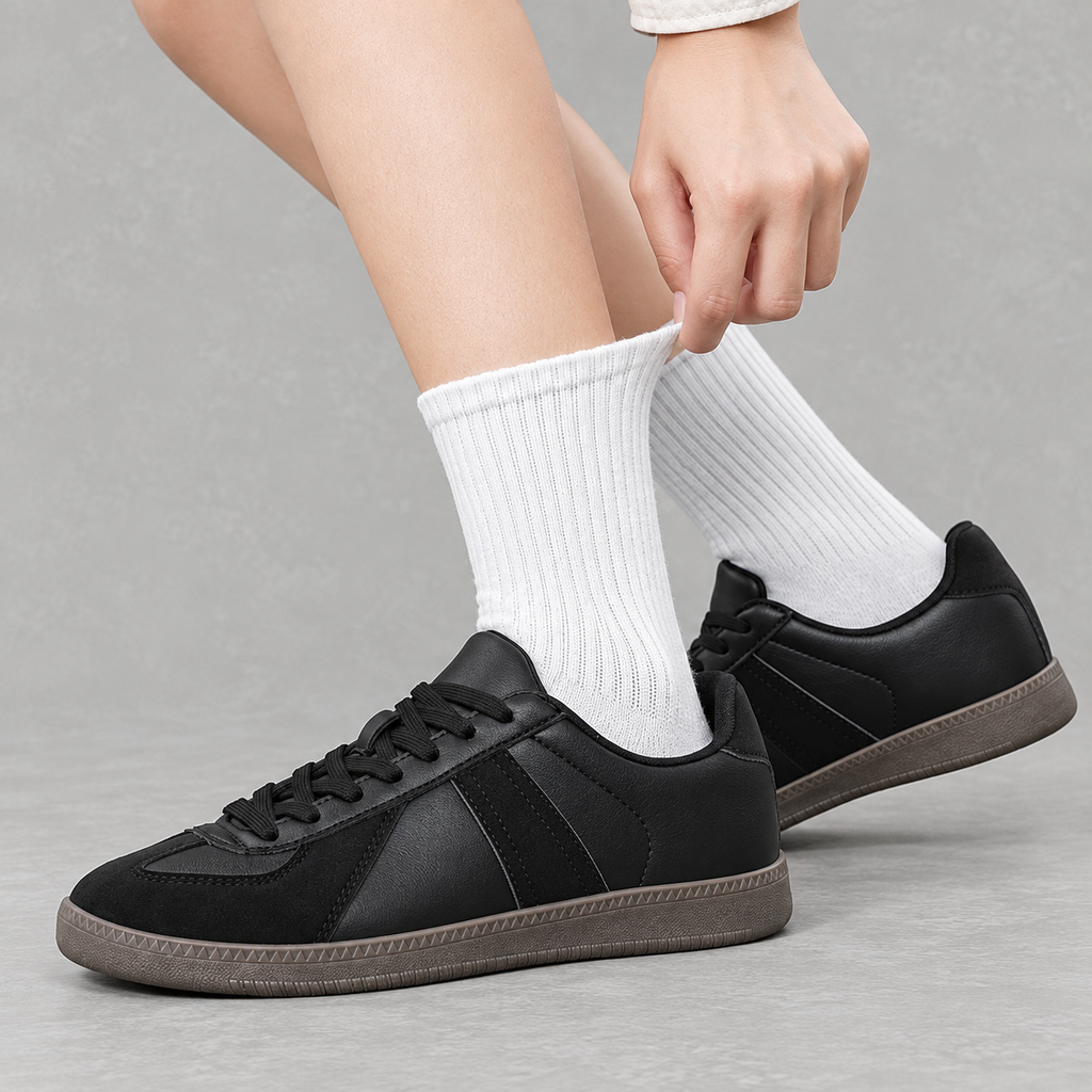 Unisex Retro Trainers – German-Style Low Top Lace-Up Shoes