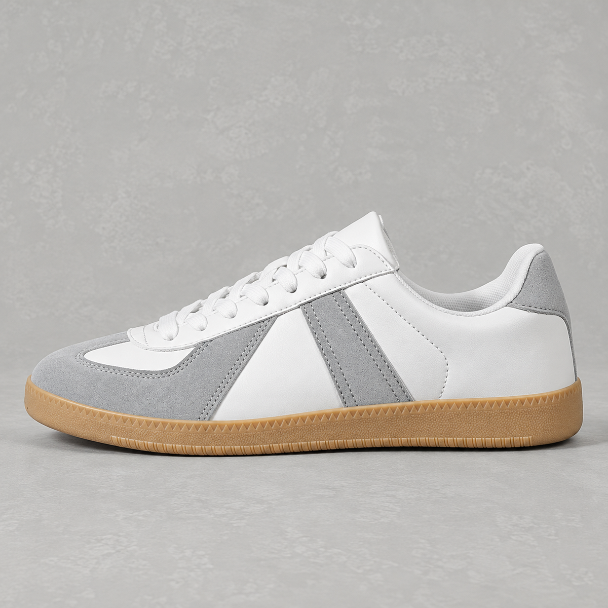 Unisex Retro Trainers – German-Style Low Top Lace-Up Shoes