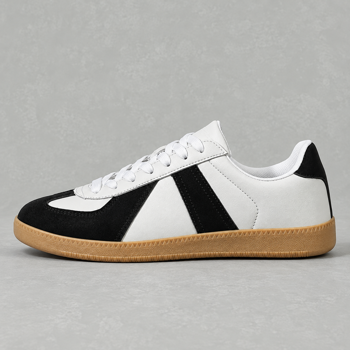 Unisex Retro Trainers – German-Style Low Top Lace-Up Shoes